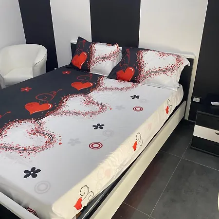 Iris Nocleg ze śniadaniem 3*