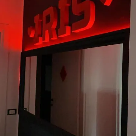 Iris Couette-café Monopoli