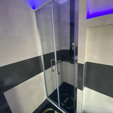 Iris Nocleg ze śniadaniem 3*