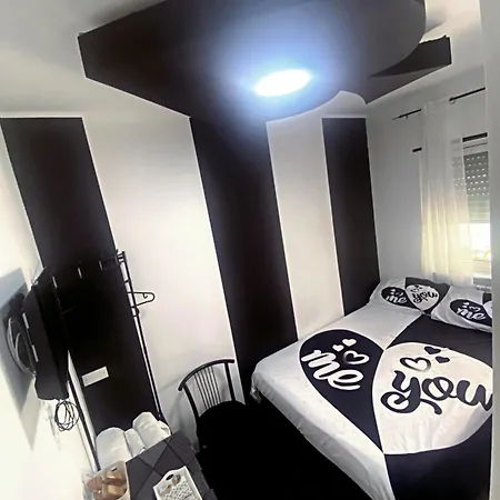 Iris Nocleg ze śniadaniem 3*